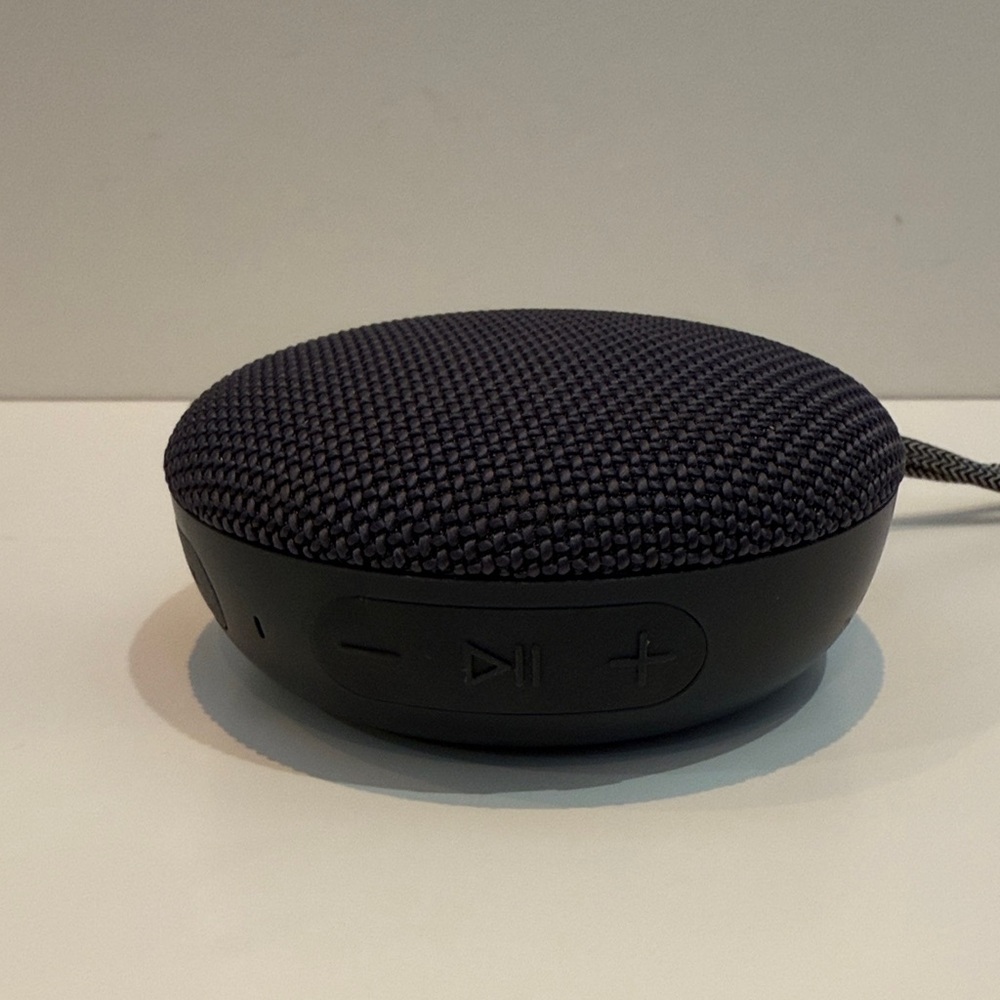 On Running Black Portable Speaker